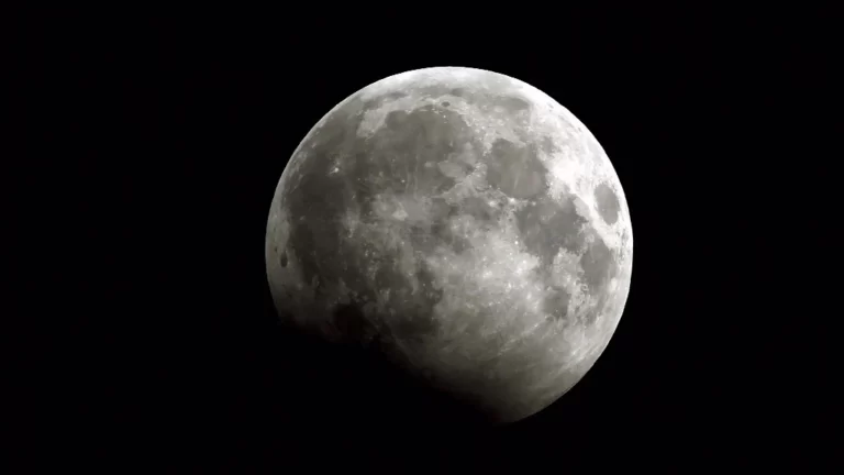 चंद्र ग्रहण कब है ? इसका प्रभाव कितना अच्छा व बुरा है